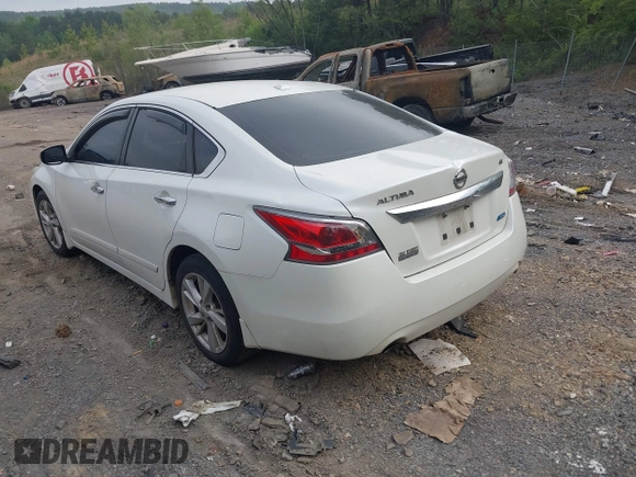 2014 Nissan Altima SV with VIN 1N4AL3AP7EC113058, listed as a IAAI auction lot 42077353 with 216,015 mi miles and . Bid and sale history available at DreamBid. Image 3.