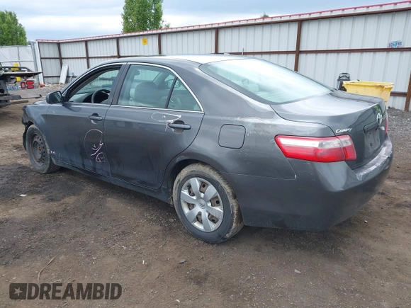 2008 Toyota Camry LE z VIN 4T4BE46K98R035264, wystawiony jako IAAI lot #42271383 z przebiegiem 260 977 mil mil oraz . Historia ofert i sprzedaży dostępna na DreamBid. Obrazek 3.
