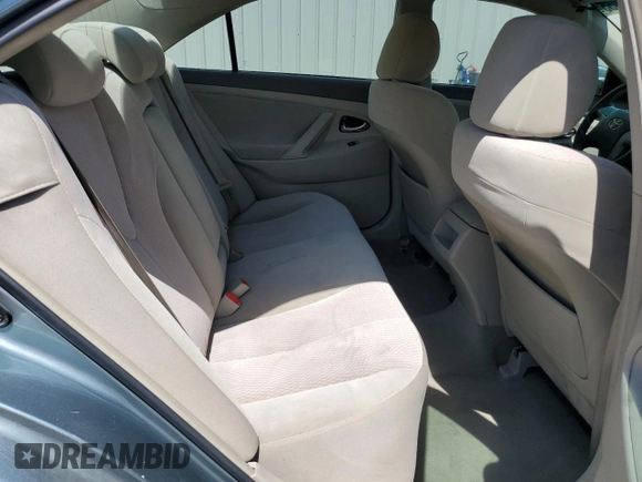 2011 Toyota Camry LE z VIN 4T1BF3EK6BU593874, wystawiony jako Copart lot #51959955 z przebiegiem 247 911 mil mil oraz Szkoda całkowita • Salvage title. Historia ofert i sprzedaży dostępna na DreamBid. Obrazek 10.