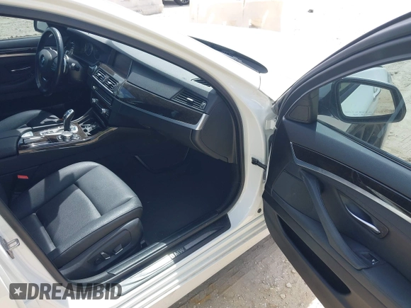 2016 BMW 5 Series 528i xDrive with VIN WBA5A7C59GG146169, listed as a IAAI auction lot 41941330 with 49,732 mi miles. Bid and sale history available at carsss.com. Image 5.