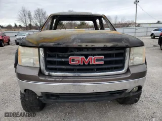 2008 GMC Sierra 1500 Work Truck with VIN 2GTEK133581205079, listed as a Copart auction lot 84610414 with 0 mi miles and Non Repairable. Bid and sale history available at carsss.com. Image 5.