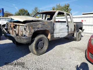 1994 GMC Sierra 1500 z VIN 2GTEK19K9R1551815, wystawiony jako Copart lot #77106604 z przebiegiem Nie podano mil oraz Nie do naprawy. Historia ofert i sprzedaży dostępna na DreamBid. Obrazek 1.