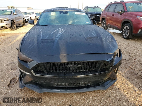 2021 Ford Mustang GT z VIN 1FA6P8CF6M5133204, wystawiony jako Copart lot #54381995 z przebiegiem 73 011 mil mil oraz Szkody całkowita. Historia ofert i sprzedaży dostępna na DreamBid. Obrazek 5.