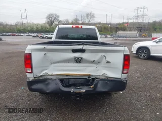 2022 Ram 1500 Tradesman z VIN 3C6JR6DG4NG330058, wystawiony jako IAAI lot #41903518 z przebiegiem 41 210 mil mil oraz . Historia ofert i sprzedaży dostępna na DreamBid. Obrazek 16.
