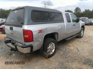 2012 Chevrolet Silverado 2500HD LT z VIN 1GC2KXCG1CZ337684, wystawiony jako IAAI lot #40494392 z przebiegiem Nie podano mil oraz . Historia ofert i sprzedaży dostępna na DreamBid. Obrazek 4.