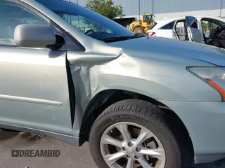 2008 Lexus RX with VIN 2T2HK31U68C090638, listed as a IAAI auction lot 42136578 with 97,610 mi miles. Bid and sale history available at carsss.com. Image 6.