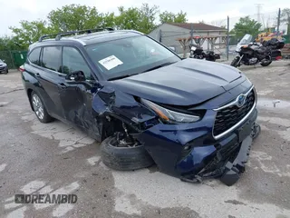 2023 Toyota Highlander Hybrid Limited with VIN 5TDXBRCH0PS567301, listed as a IAAI auction lot 42580490 with 30,358 mi miles and . Bid and sale history available at DreamBid. Image 1.