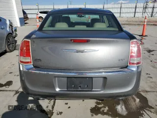 2012 Chrysler 300 Limited z VIN 2C3CCACGXCH204098, wystawiony jako Copart lot #49424685 z przebiegiem 258 888 mil mil oraz Szkoda całkowita • Salvage title. Historia ofert i sprzedaży dostępna na DreamBid. Obrazek 6.