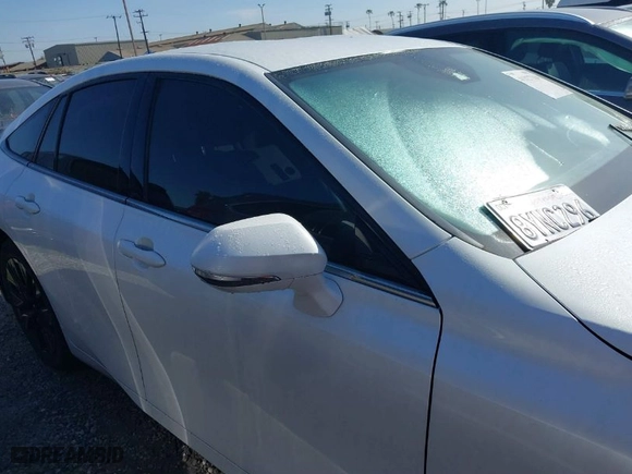 2021 Toyota Mirai XLE with VIN JTDAAAAA1MA002600, listed as a IAAI auction lot 41827164 with 31,602 mi miles. Bid and sale history available at carsss.com. Image 13.