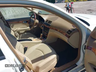 2008 Mercedes-Benz E 350 Luxury z VIN WDBUF87X38B360069, wystawiony jako IAAI lot #42327184 z przebiegiem 169 583 mil mil oraz . Historia ofert i sprzedaży dostępna na DreamBid. Obrazek 5.