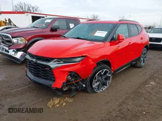 2022 Chevrolet Blazer RS z VIN 3GNKBKRS8NS172965, wystawiony jako IAAI lot #41610547 z przebiegiem 43 333 mil mil oraz . Historia ofert i sprzedaży dostępna na DreamBid. Obrazek 6.