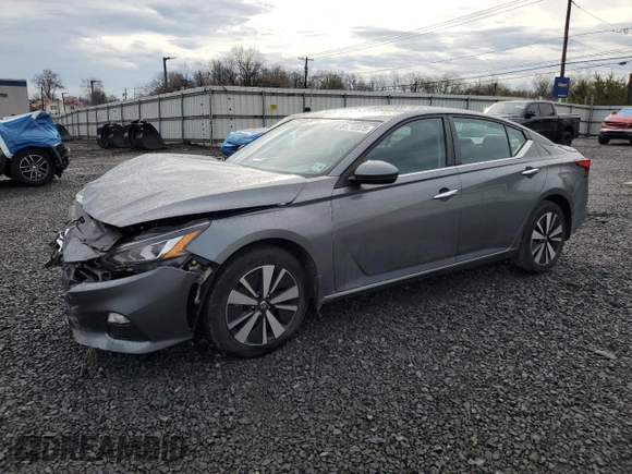 2021 Nissan Altima SV z VIN 1N4BL4DW5MN312108, wystawiony jako Copart lot #51712375 z przebiegiem 28 491 mil mil oraz Szkoda całkowita • Salvage title. Historia ofert i sprzedaży dostępna na DreamBid. Obrazek 1.