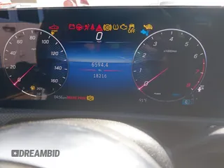 2025 Mercedes-Benz CLA 250 z VIN W1K5J4GB5SN513578, wystawiony jako IAAI lot #42120213 z przebiegiem 18 216 mil mil oraz . Historia ofert i sprzedaży dostępna na DreamBid. Obrazek 7.