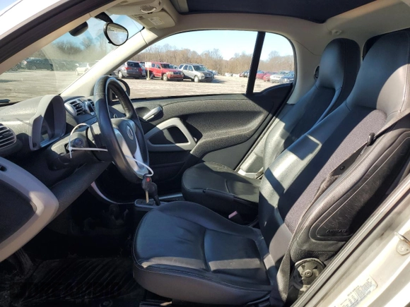 2008 Smart fortwo Pure with VIN WMEEJ31XX8K153597, listed as a Copart auction lot 79967254 with 121,897 mi miles and Clean title. Bid and sale history available at DreamBid. Image 7.