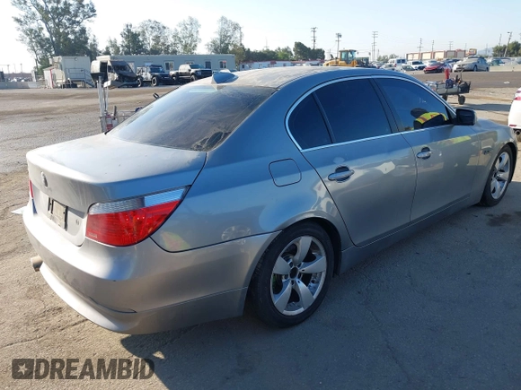 2007 BMW 5 Series 525i z VIN WBANE53507CW60783, wystawiony jako IAAI lot #42259642 z przebiegiem 279 348 mil mil oraz . Historia ofert i sprzedaży dostępna na DreamBid. Obrazek 4.