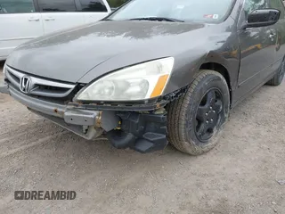 2006 Honda Accord EX z VIN 1HGCM55736A109626, wystawiony jako IAAI lot #42345475 z przebiegiem 180 364 mil mil oraz . Historia ofert i sprzedaży dostępna na DreamBid. Obrazek 6.