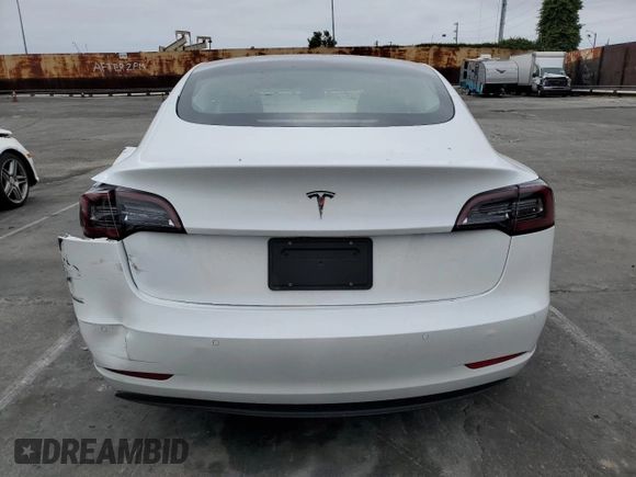 2021 Tesla Model 3 Standard Range Plus z VIN 5YJ3E1EA9MF017537, wystawiony jako Copart lot #55421165 z przebiegiem 40 681 mil mil oraz Szkoda całkowita • Salvage title. Historia ofert i sprzedaży dostępna na DreamBid. Obrazek 6.