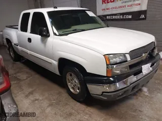 2004 Chevrolet Silverado 1500 LS with VIN 1GCEC19T44Z307589, listed as a IAAI auction lot 41561711 with 206,007 mi miles. Bid and sale history available at carsss.com. Image 1.
