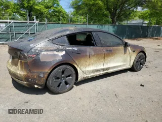 2021 Tesla Model 3 Standard Range Plus z VIN 5YJ3E1EA1MF096234, wystawiony jako Copart lot #53093815 z przebiegiem 14 019 mil mil oraz Szkody całkowita. Historia ofert i sprzedaży dostępna na DreamBid. Obrazek 3.