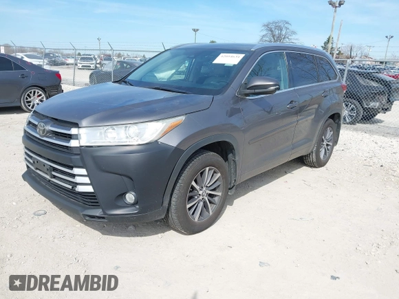 2018 Toyota Highlander SE with VIN 5TDJZRFH8JS530792, listed as a IAAI auction lot 42054634 with 272,748 mi miles and . Bid and sale history available at DreamBid. Image 18.