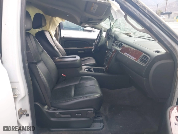 2009 Chevrolet Suburban LT w/2LT with VIN 1GNFC26089R171048, listed as a IAAI auction lot 41464986 with 1 mi miles. Bid and sale history available at carsss.com. Image 5.