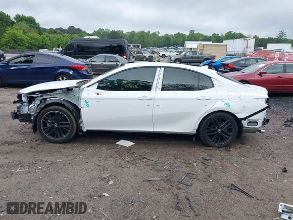 2025 Toyota Camry LE z VIN 4T1DAACK6SU545886, wystawiony jako IAAI lot #42120578 z przebiegiem Nie podano mil oraz . Historia ofert i sprzedaży dostępna na DreamBid. Obrazek 15.