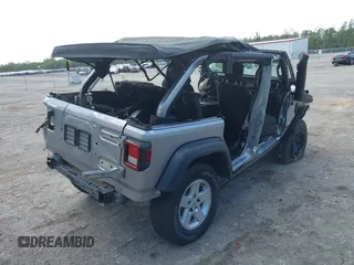 2018 Jeep Wrangler Unlimited Sport S с VIN 1C4HJXDG7JW170077, выставлен на аукционе IAAI как лот 42019911 с пробегом Не указан миль и . История ставок и продаж доступна на DreamBid. Изображение 4.