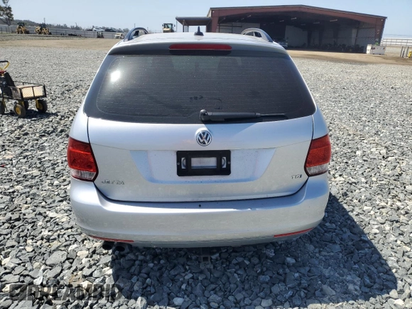 2014 Volkswagen Jetta TDI with VIN 3VWPL7AJ8EM624930, listed as a Copart auction lot 60873205 with Not provided miles and Salvage title. Bid and sale history available at DreamBid. Image 6.