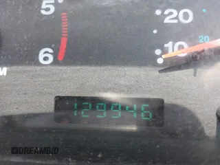 2004 Jeep Wrangler Sport z VIN 1J4FA49S04P701986, wystawiony jako IAAI lot #42256648 z przebiegiem 129 946 mil mil oraz . Historia ofert i sprzedaży dostępna na DreamBid. Obrazek 15.