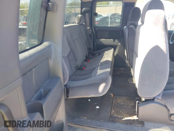 2005 GMC Sierra 1500 with VIN 1GTEK19BX5E341135, listed as a IAAI auction lot 42220266 with 172,451 mi miles and . Bid and sale history available at DreamBid. Image 8.