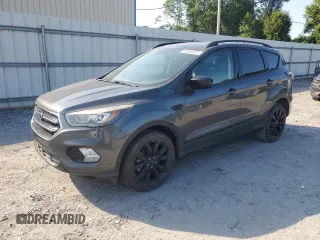2018 Ford Escape SE z VIN 1FMCU9GD3JUC67069, wystawiony jako Copart lot #60348375 z przebiegiem 119 205 mil mil oraz Czysty tytuł • Clean title. Historia ofert i sprzedaży dostępna na DreamBid. Obrazek 1.