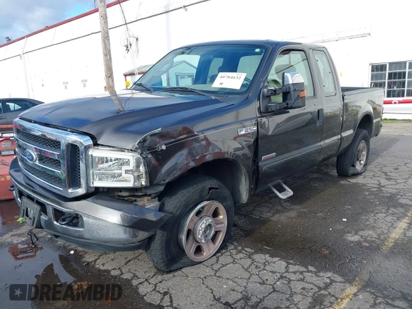 2006 Ford F-250 XL z VIN 1FTSX21PX6EA95609, wystawiony jako IAAI lot #40784632 z przebiegiem 248 193 mil mil oraz . Historia ofert i sprzedaży dostępna na DreamBid. Obrazek 6.