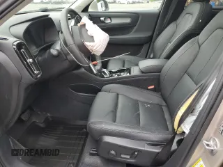 2024 Volvo XC40 Plus Bright Theme with VIN YV4L12UE3R2290695, listed as a Copart auction lot 61178065 with 42,047 mi miles and Clean title. Bid and sale history available at DreamBid. Image 7.