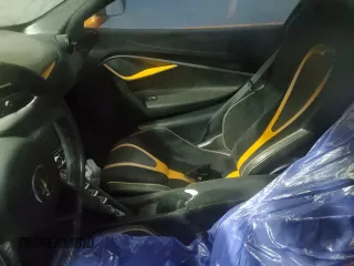 2018 McLaren 720S z VIN SBM14DCA1JW000230, wystawiony jako Copart lot #44311435 z przebiegiem Nie podano mil oraz Tytuł czysty. Historia ofert i sprzedaży dostępna na DreamBid. Obrazek 7.