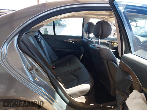 2007 Mercedes-Benz E 350 z VIN WDBUF56X37B105789, wystawiony jako IAAI lot #42010158 z przebiegiem Nie podano mil oraz . Historia ofert i sprzedaży dostępna na DreamBid. Obrazek 8.