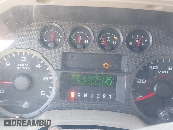 2010 Ford F-250 XL z VIN 1FTSX2B55AEA08754, wystawiony jako IAAI lot #42438103 z przebiegiem 573 535 mil mil oraz . Historia ofert i sprzedaży dostępna na DreamBid. Obrazek 7.