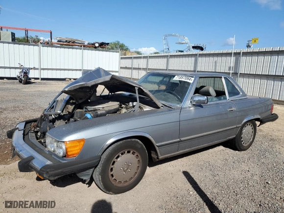 1988 Mercedes-Benz 560 Series 560SL with VIN WDBBA48D8JA077522, listed as a Copart auction lot 71857094 with NaN miles and Clean Title. Bid and sale history available at carsss.com. Image 1.