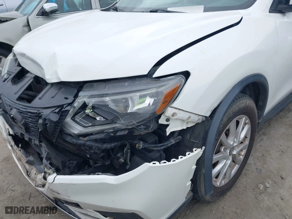 2017 Nissan Rogue SL with VIN 5N1AT2MT1HC752985, listed as a IAAI auction lot 41246428 with 140,101 mi miles. Bid and sale history available at carsss.com. Image 6.