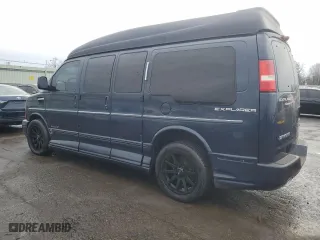 2005 GMC Savana Cargo Van YF7 Upfitter with VIN 1GDFG15T651195114, listed as a Copart auction lot 47028075 with 128,214 mi miles and Clean Title. Bid and sale history available at carsss.com. Image 2.