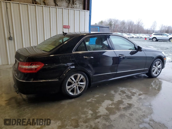 2011 Mercedes-Benz E 550 Luxury with VIN WDDHF9AB4BA335478, listed as a Copart auction lot 44942135 with 235,581 mi miles and Salvage title. Bid and sale history available at DreamBid. Image 3.