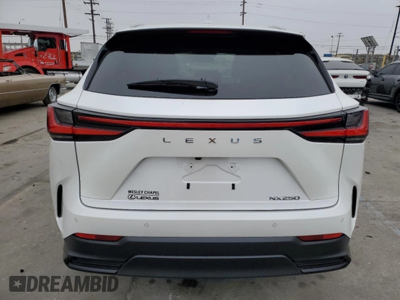 2025 Lexus NX 250 Premium z VIN 2T2GDCAZ0SC017127, wystawiony jako Copart lot #64791325 z przebiegiem 9 735 mil mil oraz Szkoda całkowita • Salvage title. Historia ofert i sprzedaży dostępna na DreamBid. Obrazek 6.