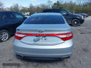 2017 Hyundai Azera with VIN KMHFG4JG4HA588091, listed as a IAAI auction lot 41983350 with 99,801 mi miles. Bid and sale history available at carsss.com. Image 16.