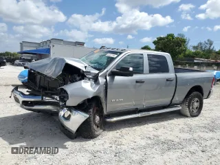 2020 Ram 2500 Tradesman z VIN 3C6UR5CL2LG276181, wystawiony jako Copart lot #55457145 z przebiegiem 47 475 mil mil oraz Nie do naprawy • Non repairable. Historia ofert i sprzedaży dostępna na DreamBid. Obrazek 1.