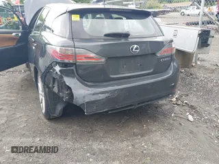 2011 Lexus CT 200h z VIN JTHKD5BH9B2033100, wystawiony jako IAAI lot #42333289 z przebiegiem 235 268 mil mil oraz . Historia ofert i sprzedaży dostępna na DreamBid. Obrazek 6.
