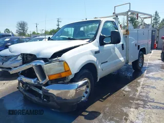 2001 Ford F-250 XL z VIN 1FTNF20F71EC91153, wystawiony jako IAAI lot #41878461 z przebiegiem 312 126 mil mil oraz . Historia ofert i sprzedaży dostępna na DreamBid. Obrazek 2.