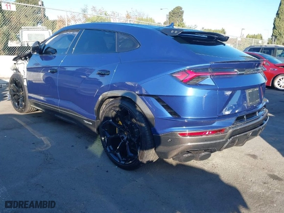 2024 Lamborghini Urus Performante with VIN ZPBUC3ZL3RLA30847, listed as a IAAI auction lot 40935032 with 1 mi miles. Bid and sale history available at carsss.com. Image 3.