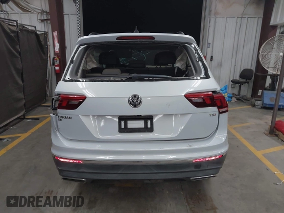 2018 Volkswagen Tiguan SEL with VIN 3VV3B7AX8JM088727, listed as a IAAI auction lot 42639339 with Not provided miles and . Bid and sale history available at DreamBid. Image 15.