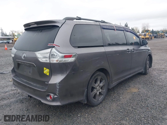 2017 Toyota Sienna SE with VIN 5TDXZ3DC0HS800493, listed as a IAAI auction lot 41946609 with Not Provided miles and . Bid and sale history available at DreamBid. Image 4.