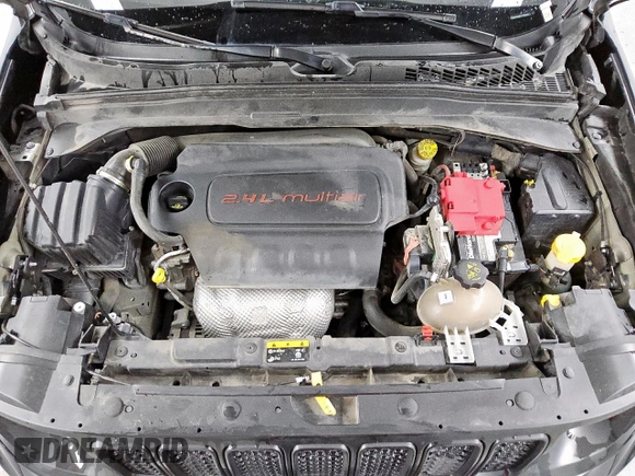 2020 Jeep Renegade Jeepster z VIN ZACNJAAB4LPM28531, wystawiony jako Copart lot #64863315 z przebiegiem 125 707 mil mil oraz Czysty tytuł • Clean title. Historia ofert i sprzedaży dostępna na DreamBid. Obrazek 12.