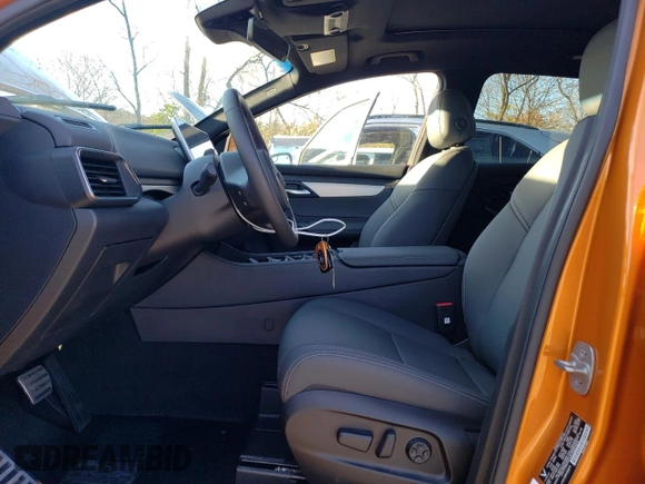 2024 VinFast VF 8 Plus с VIN RLLV1AFA8RH006674, выставлен на аукционе Copart как лот 80688824 с пробегом Не указан миль и Списание • Salvage title. История ставок и продаж доступна на DreamBid. Изображение 7.